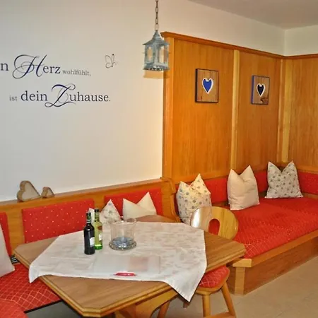 Apartment Gaestehaus Bergkristall Wallgau